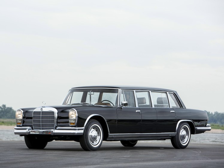 mercedes-benz_600_4-door_pullman_limousine_1