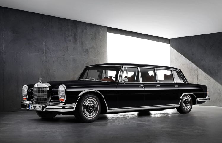 mercedes-benz_600_6-door_pullman_limousine