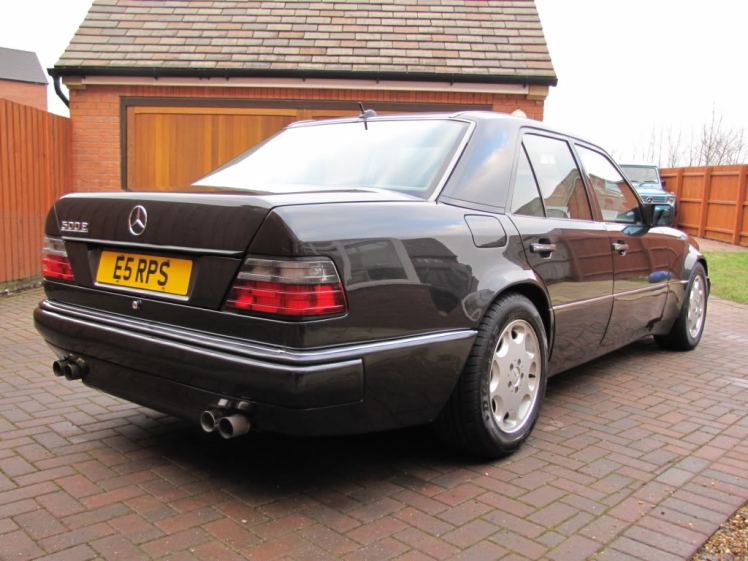 Mercedes Benz 500E (rear angle)