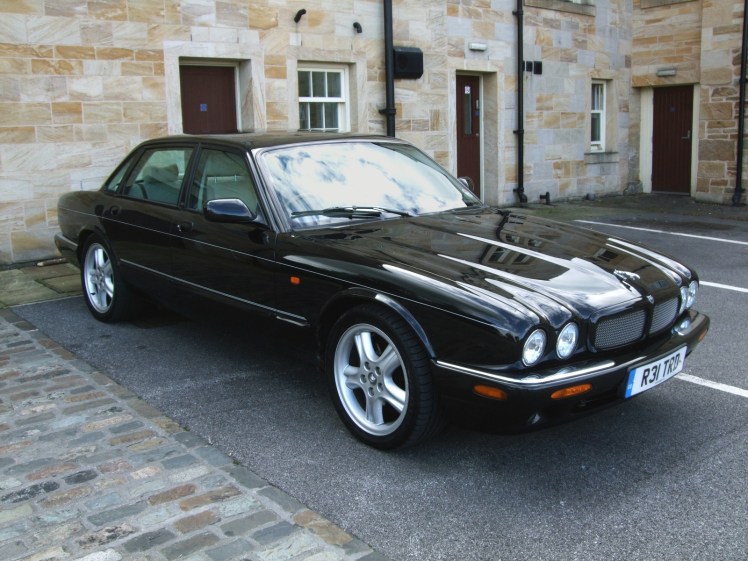 Jaguar XJR