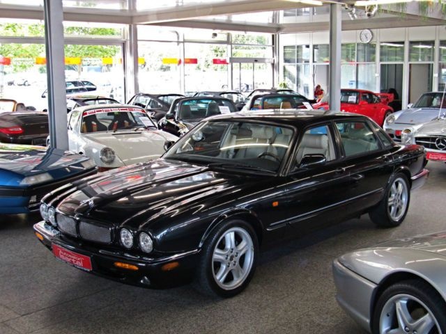 Jaguar XJR