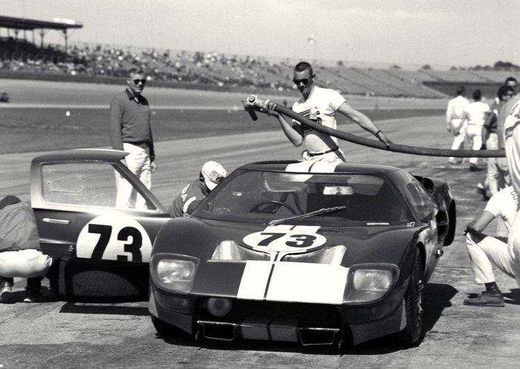 frdconcept 02detroit FordGT