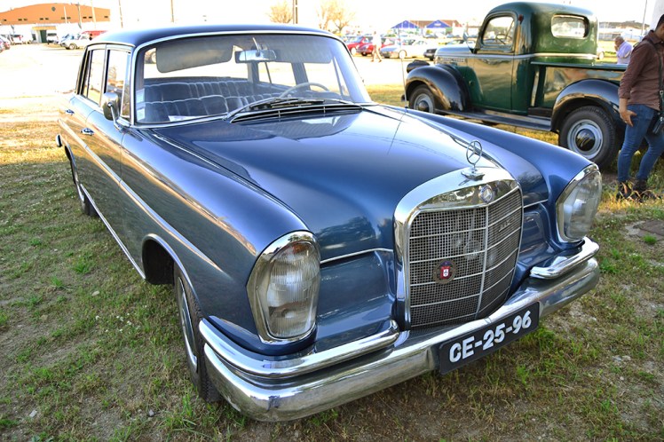 Mercedes Benz 220 Fintail - Heckflosse