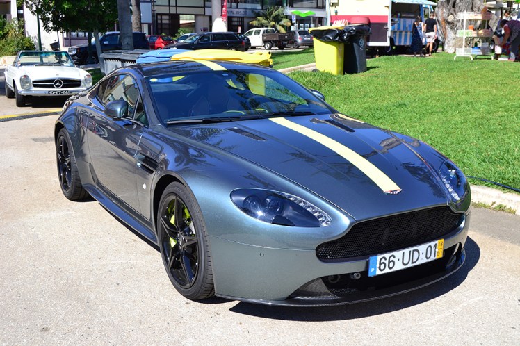 Aston Martin Vantage AMR