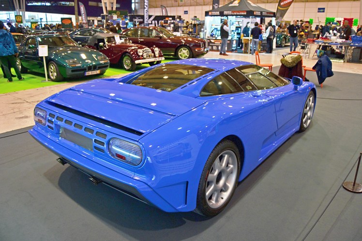Bugatti EB110 (rear)