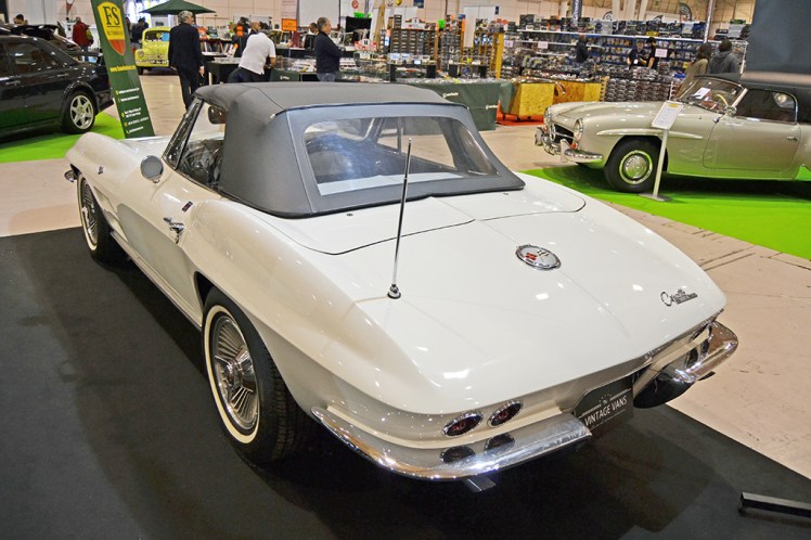 Chevrolet Corvette Stingray Convertible (rear)