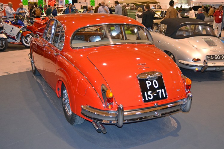 Jaguar MkII 3.8 (rear)