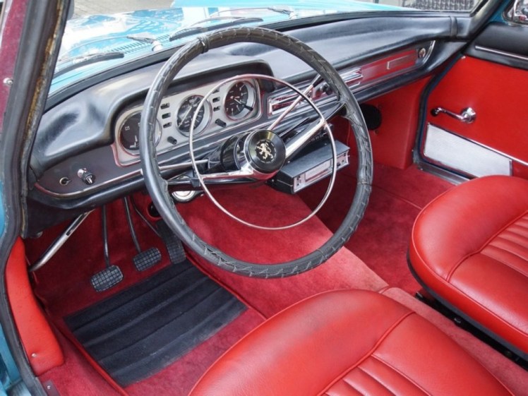 Peugeot 404 Coupe (dashboard)