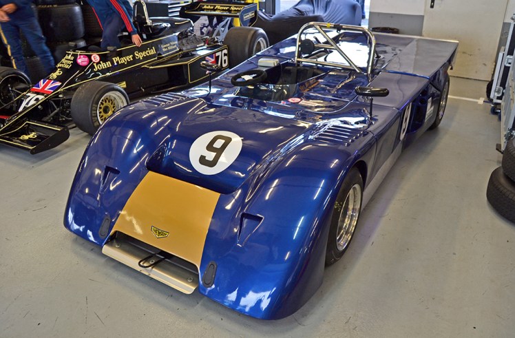 Chevron B19