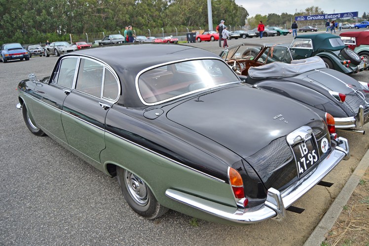Jaguar 420 (2)