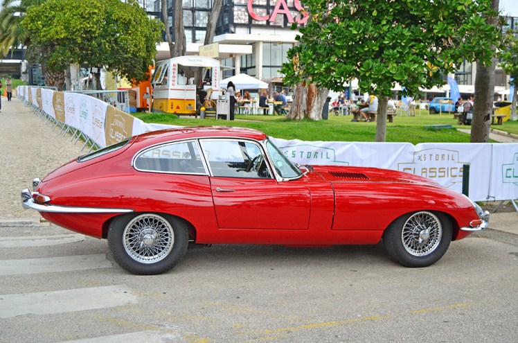 Jaguar E-Type FHC (2)