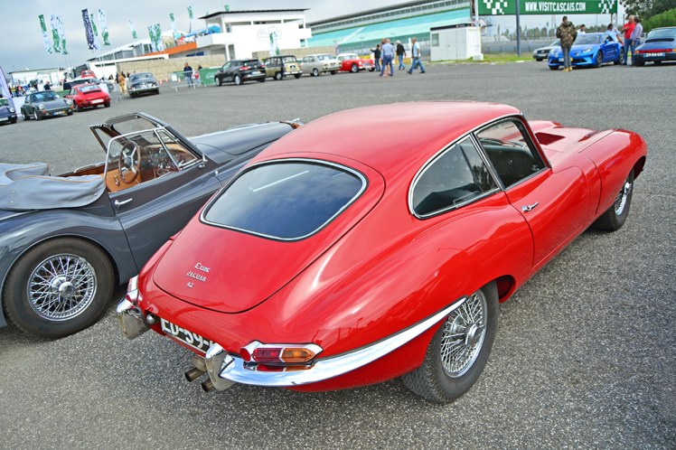 Jaguar E-Type FHC (5)
