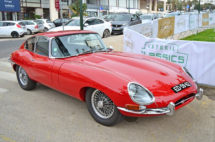 Jaguar E-Type FHC