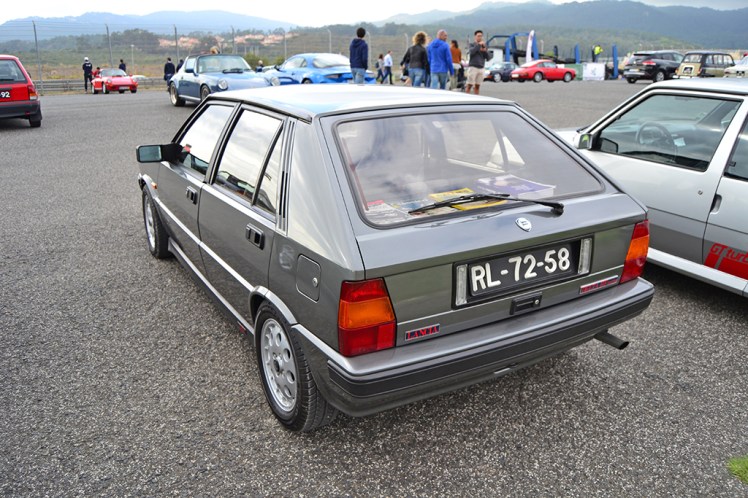 Lancia Delta HF Turbo (2)