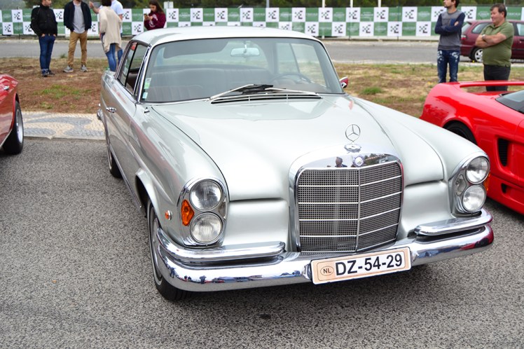 Mercedes-Benz 280SE