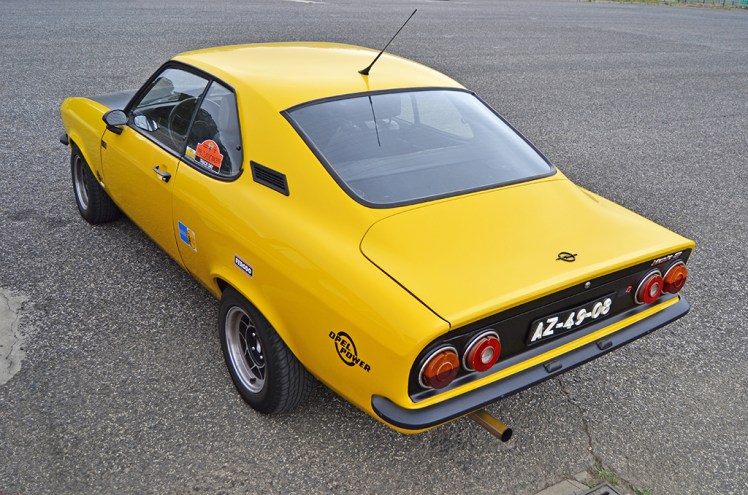 Opel Manta 1.9 SR (2)