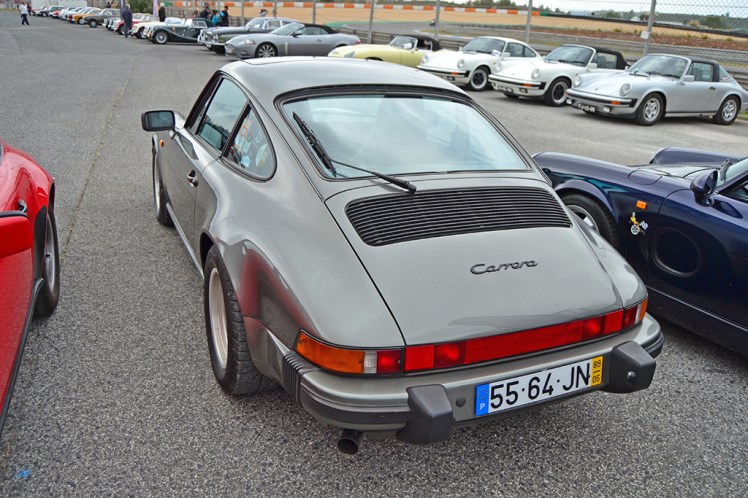 Porsche 911 Carrera (2)