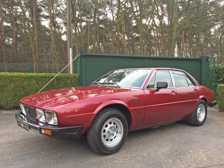 1982 De Tomaso Deauville Series II (front)