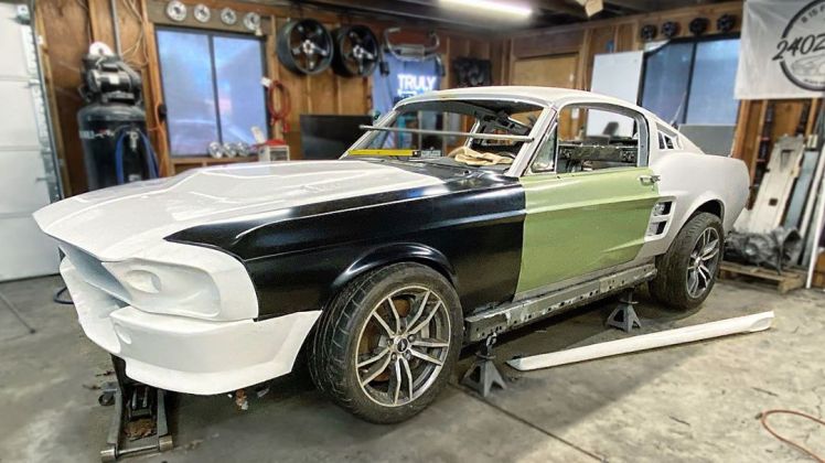 2015-ford-mustang-gt-gets-1967-eleanor-body-conversion-looks-amazing_3